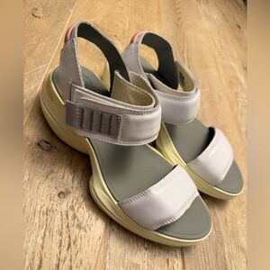 Sorel Explorer Blitz White Cream Gray Sandals NWOT 8.5